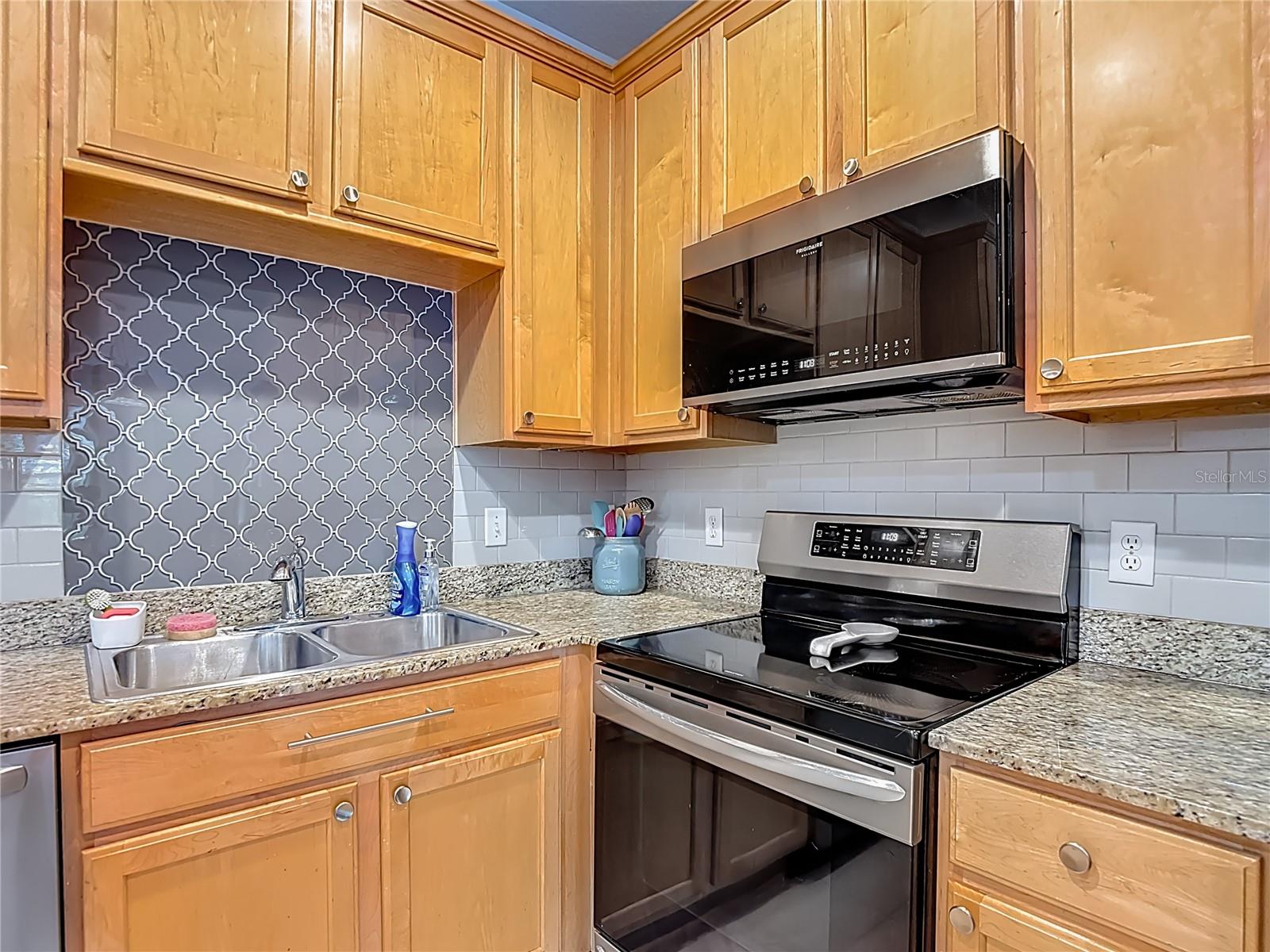 2426 Middleton Grove Dr Property Photo 6