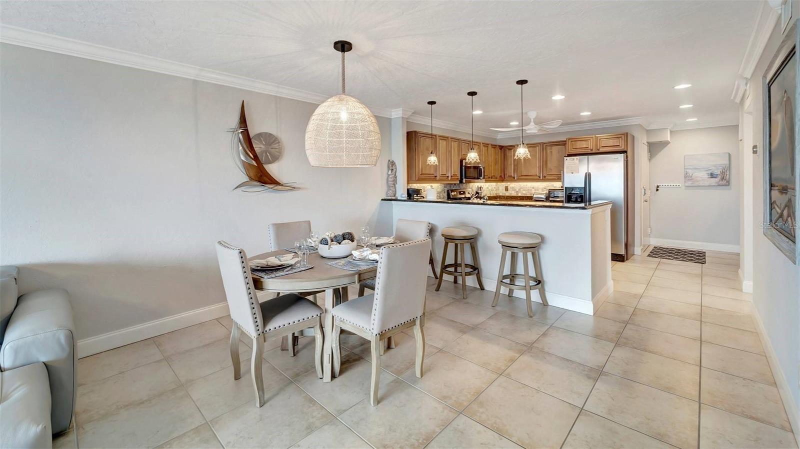 1125 W Peppertree Dr #705 Property Photo 8