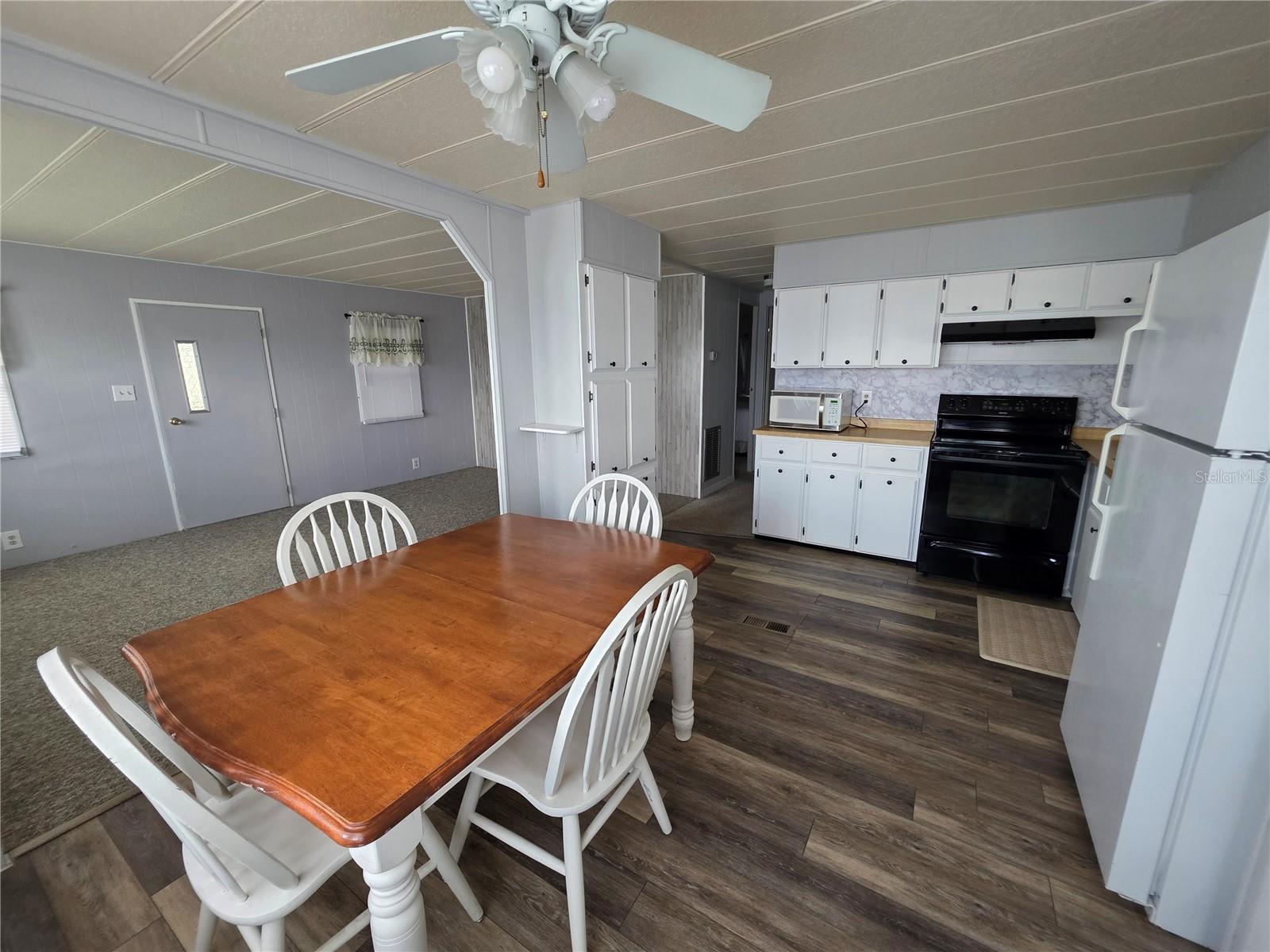 4603 Newcomb Ave Property Photo 4