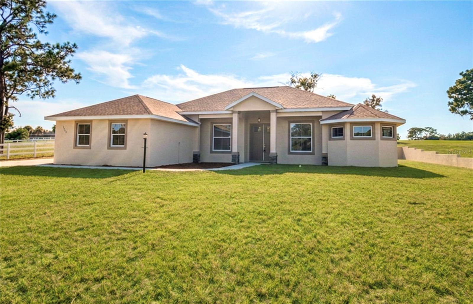 1464 N Hambletonian Dr Property Photo 1