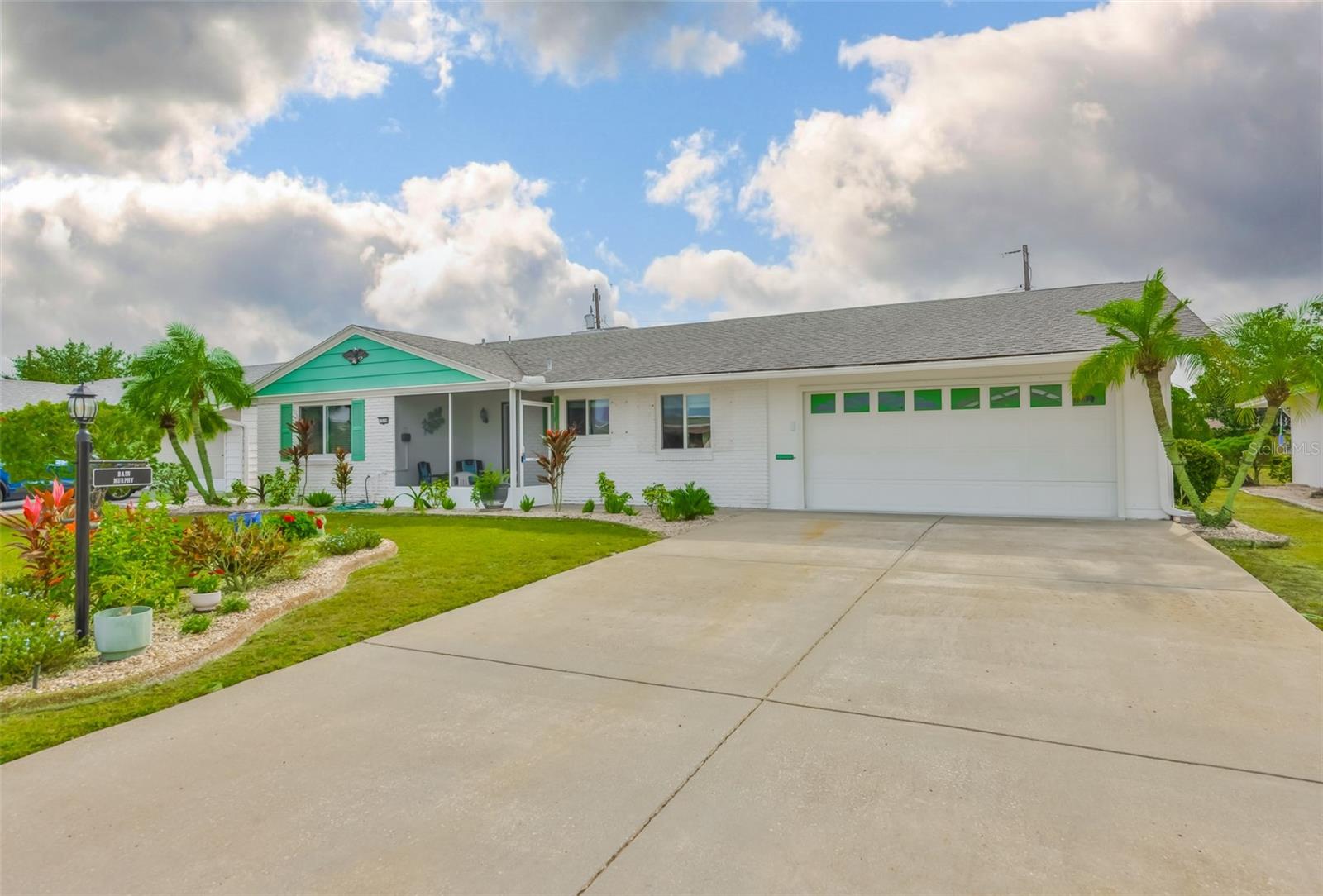 1520 Danbury Dr Property Photo 3