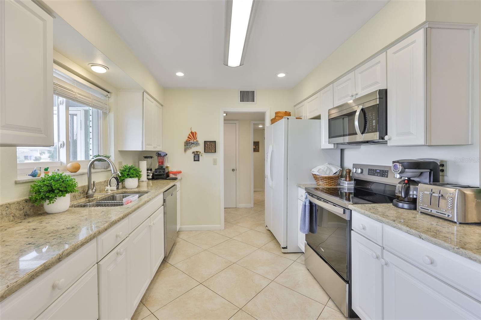 1520 Danbury Dr Property Photo 14