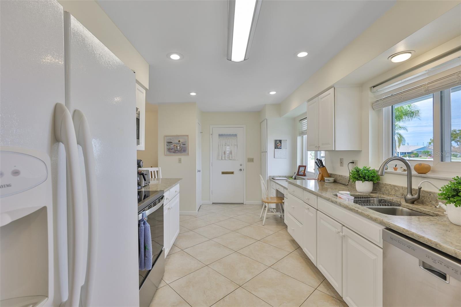 1520 Danbury Dr Property Photo 15