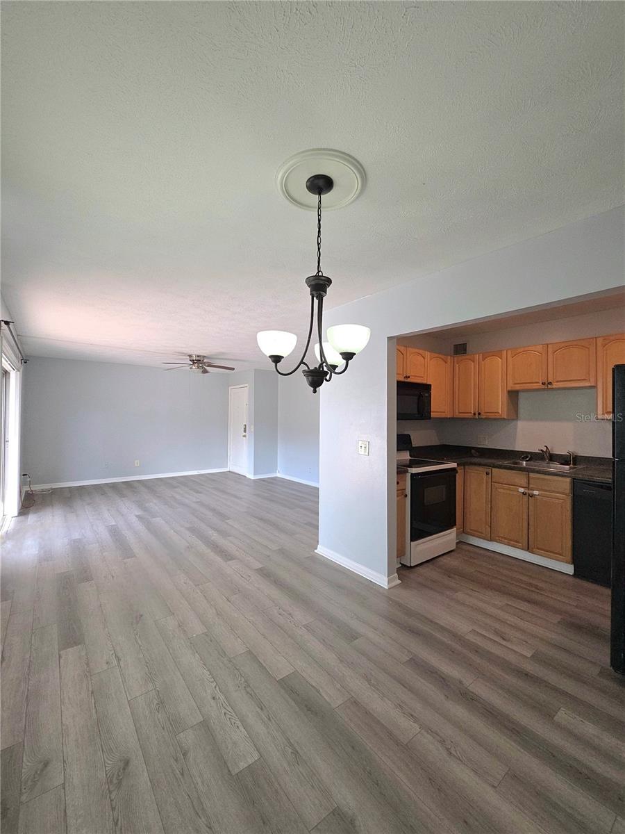 13690 Orange Sunset Dr #102 Property Photo 6
