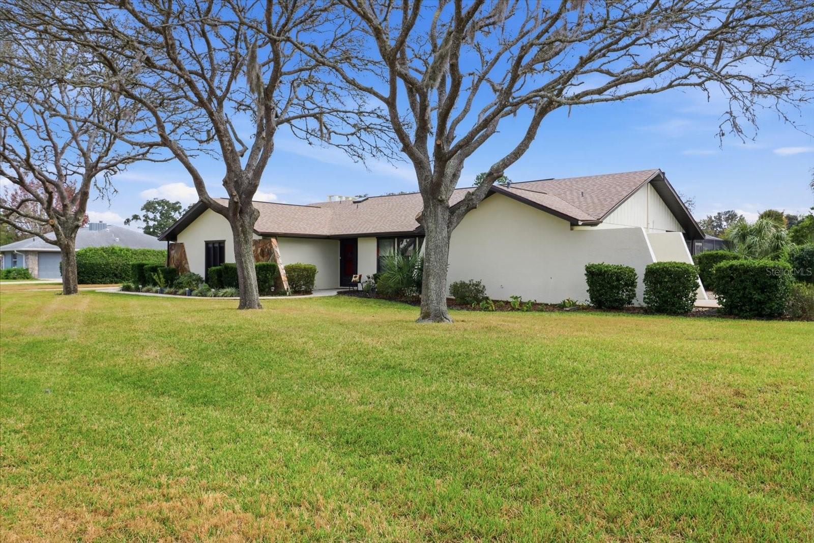 560 E Falconry Ct Property Photo 3
