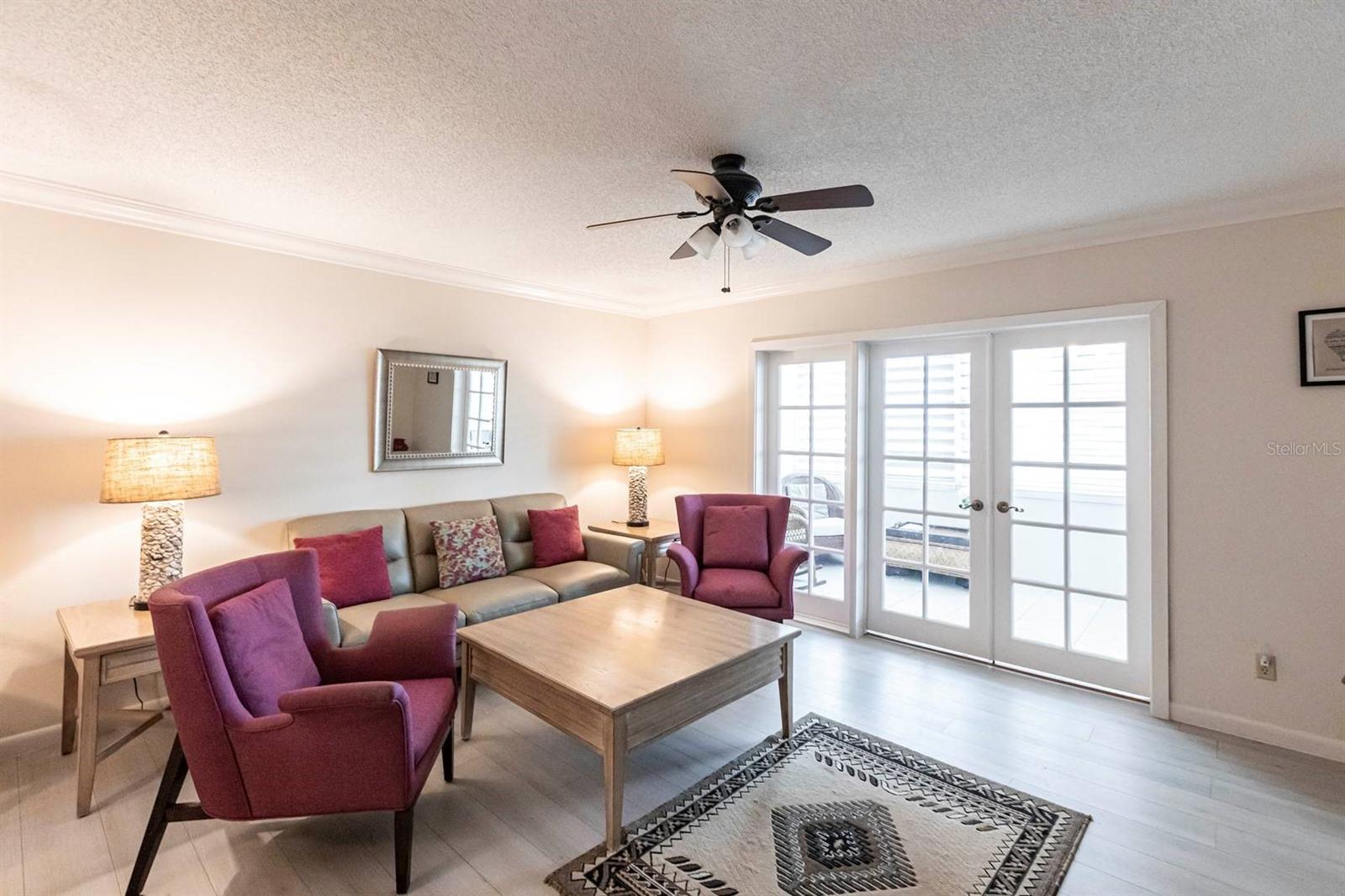 1125 W Peppertree Dr #707 Property Photo 3