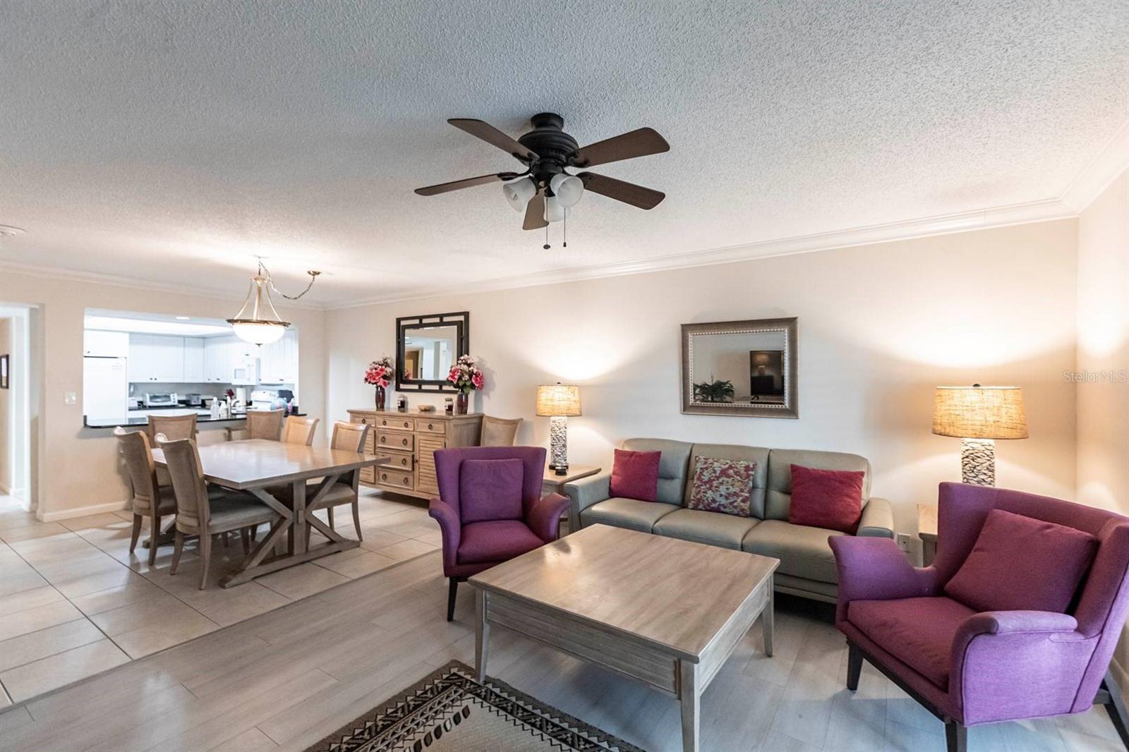 1125 W Peppertree Dr #707 Property Photo 4
