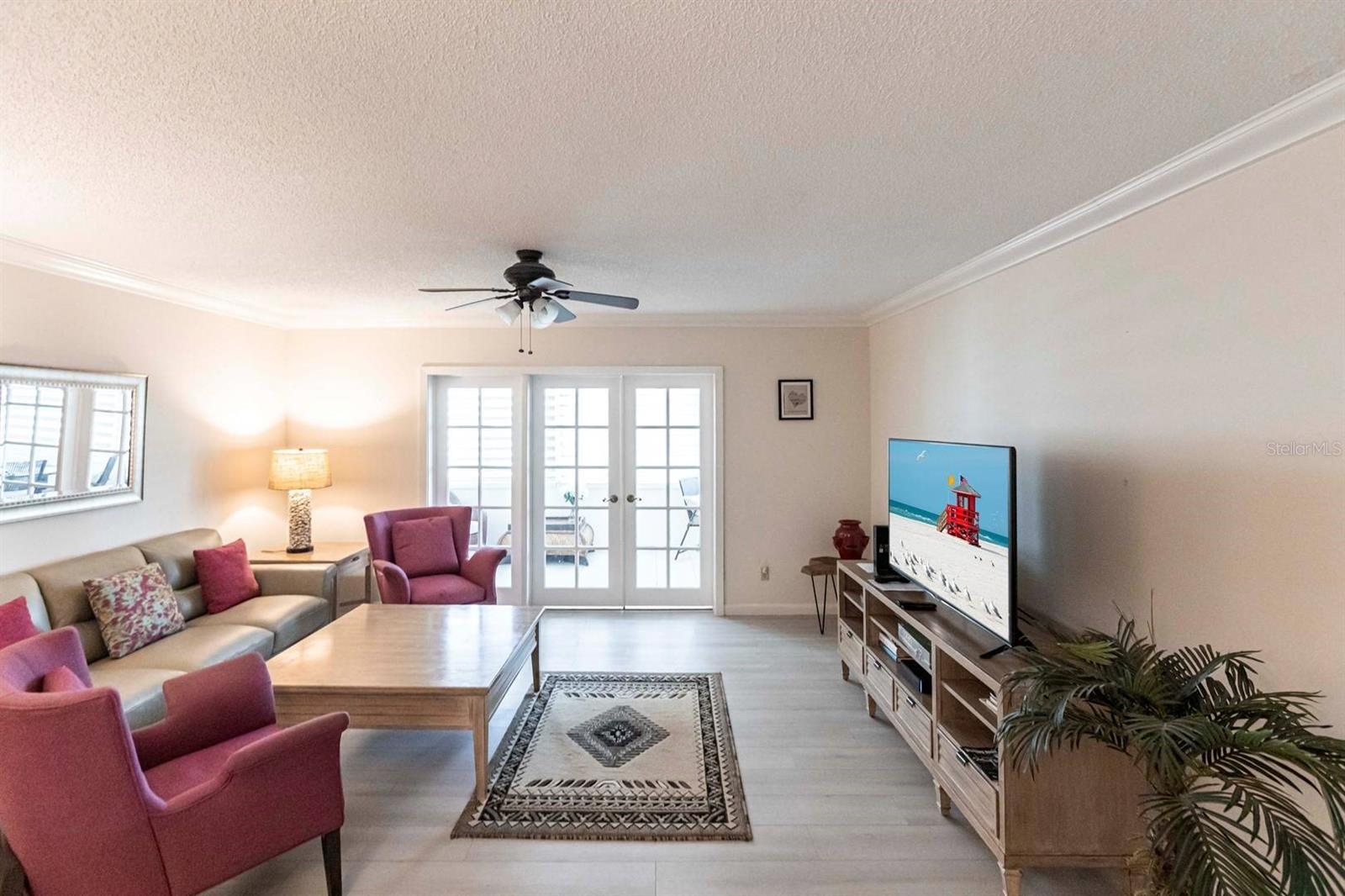 1125 W Peppertree Dr #707 Property Photo 5