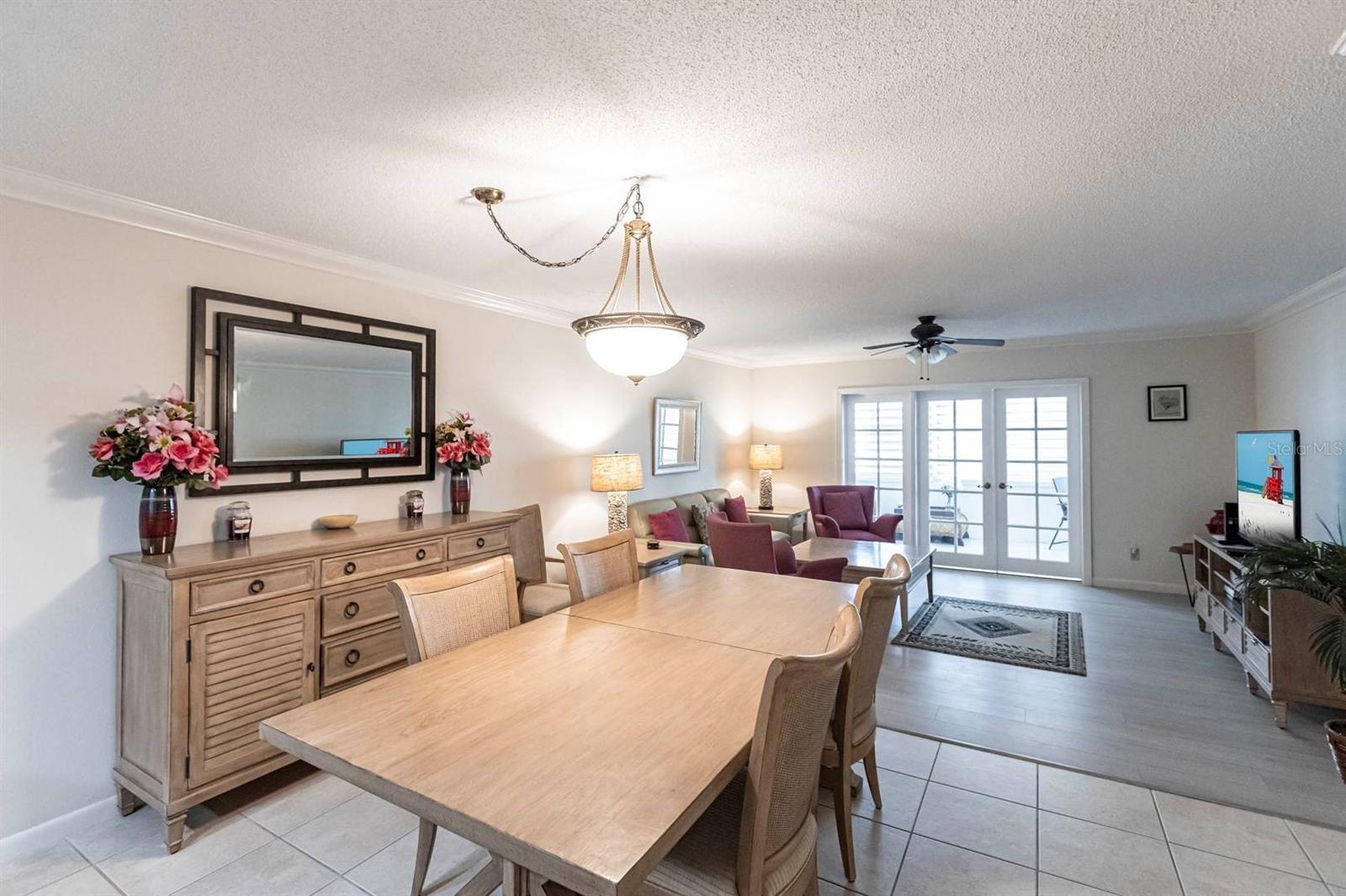 1125 W Peppertree Dr #707 Property Photo 7