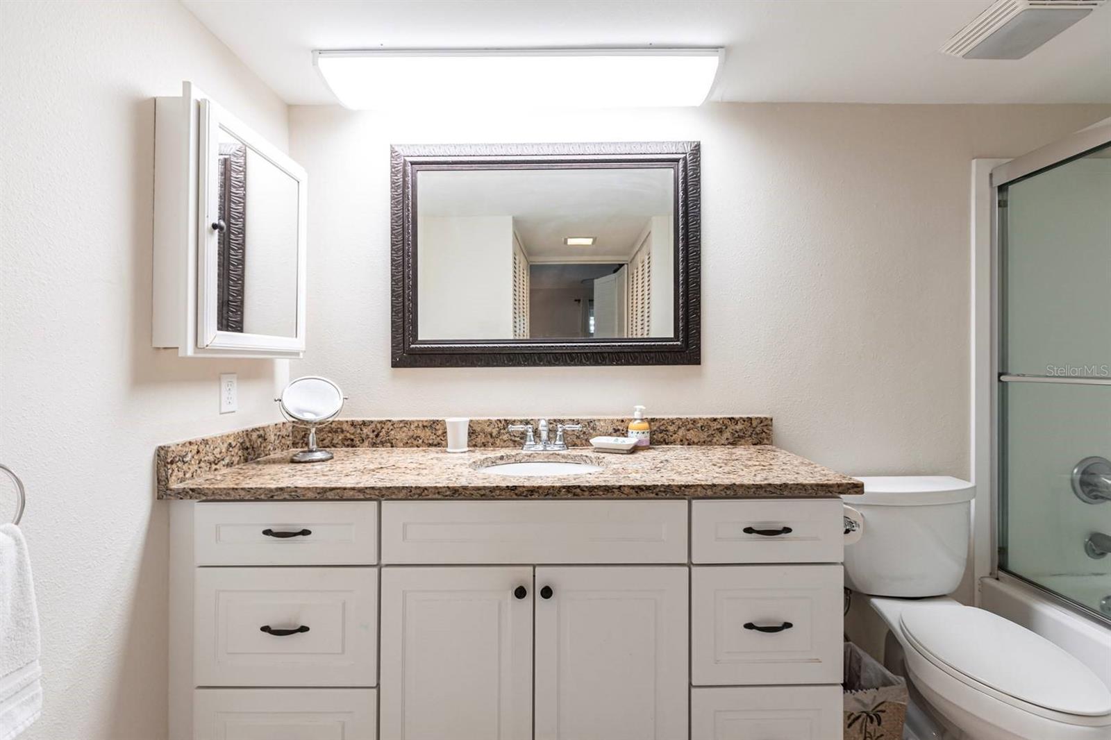 1125 W Peppertree Dr #707 Property Photo 14