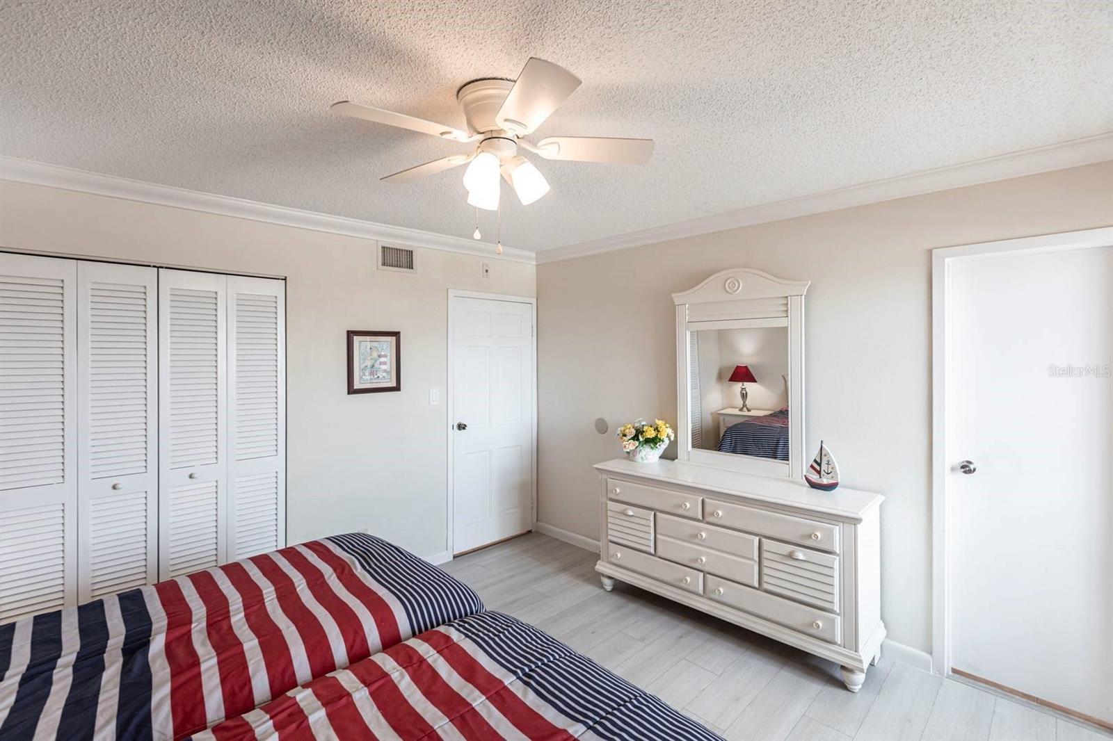 1125 W Peppertree Dr #707 Property Photo 17
