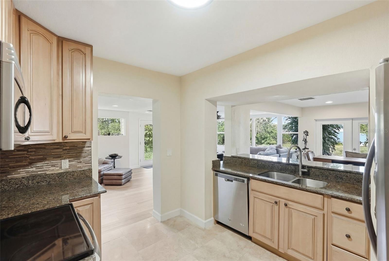 2814 W Humphrey St Property Photo 16