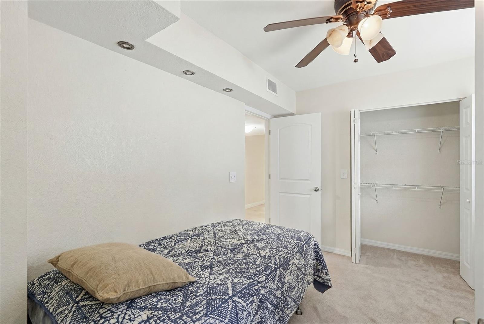 2814 W Humphrey St Property Photo 24