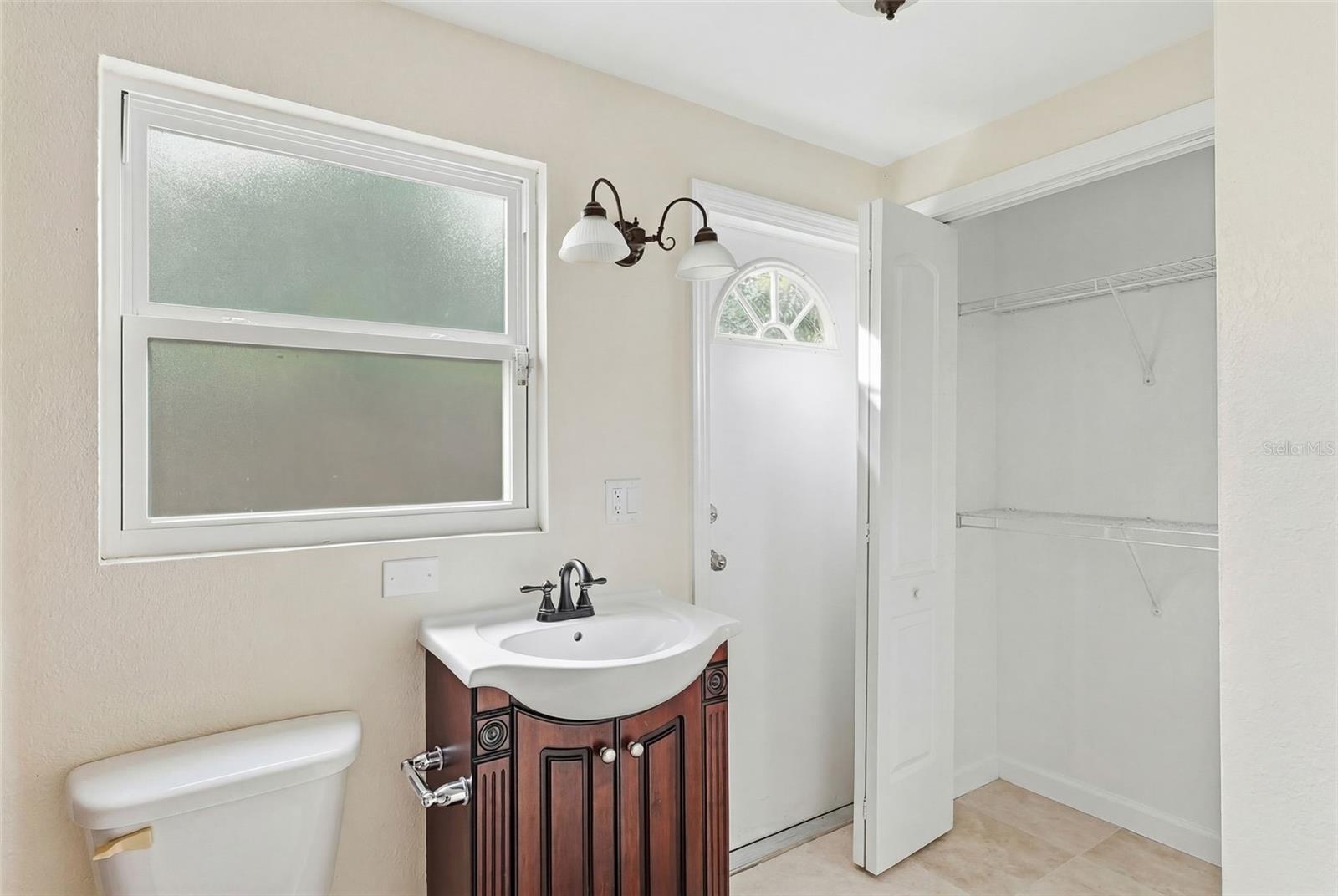 2814 W Humphrey St Property Photo 25