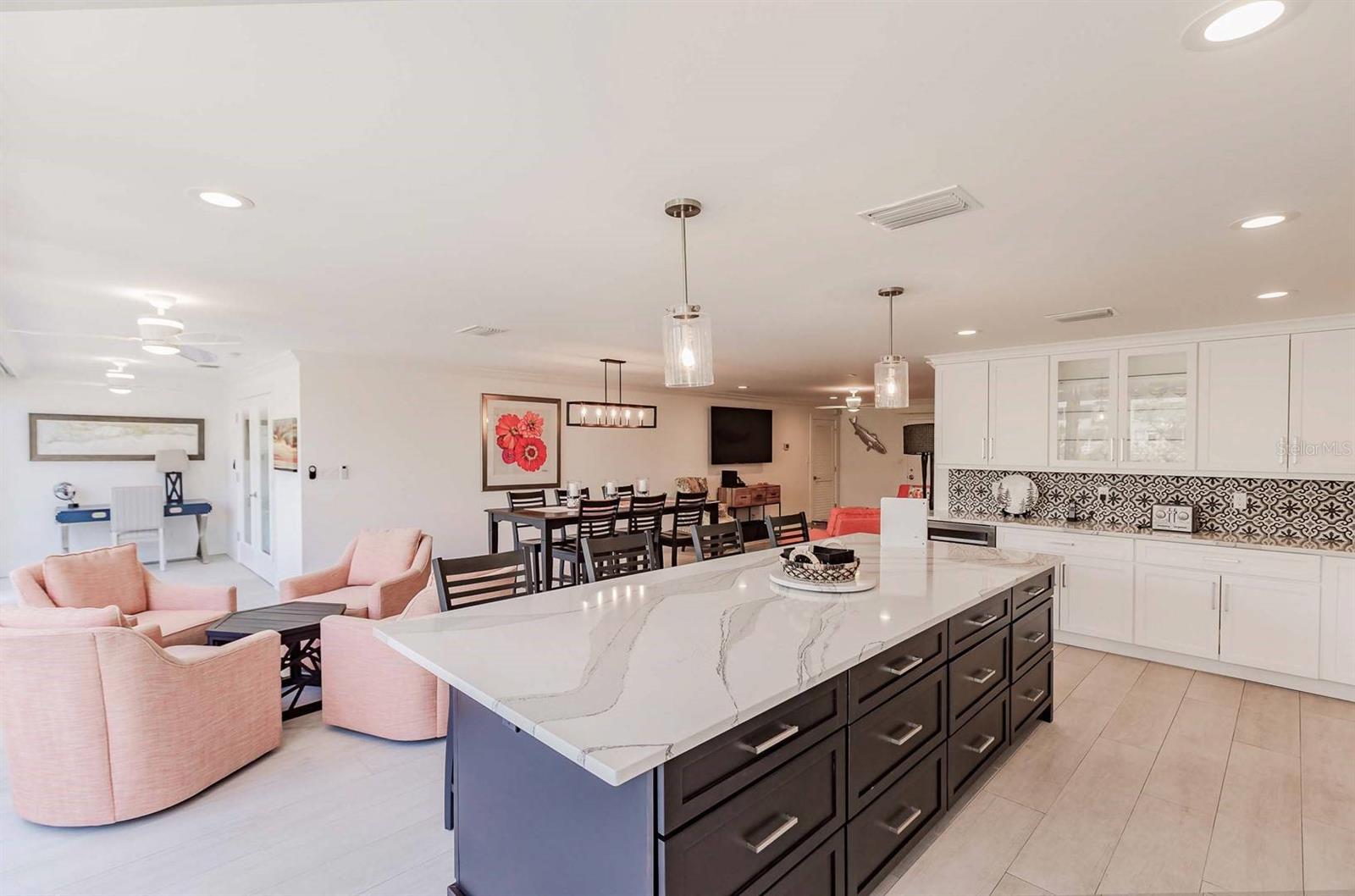 1125 W Peppertree Dr #102 Property Photo 15