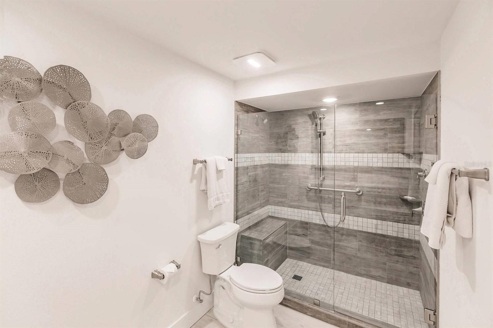 1125 W Peppertree Dr #102 Property Photo 26