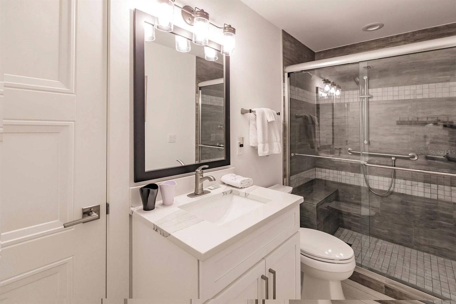 1125 W Peppertree Dr #102 Property Photo 29
