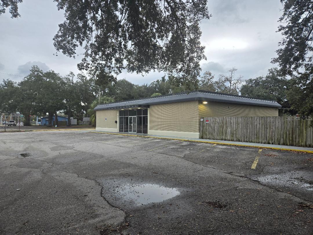 10517 Riverview Dr Property Photo 1
