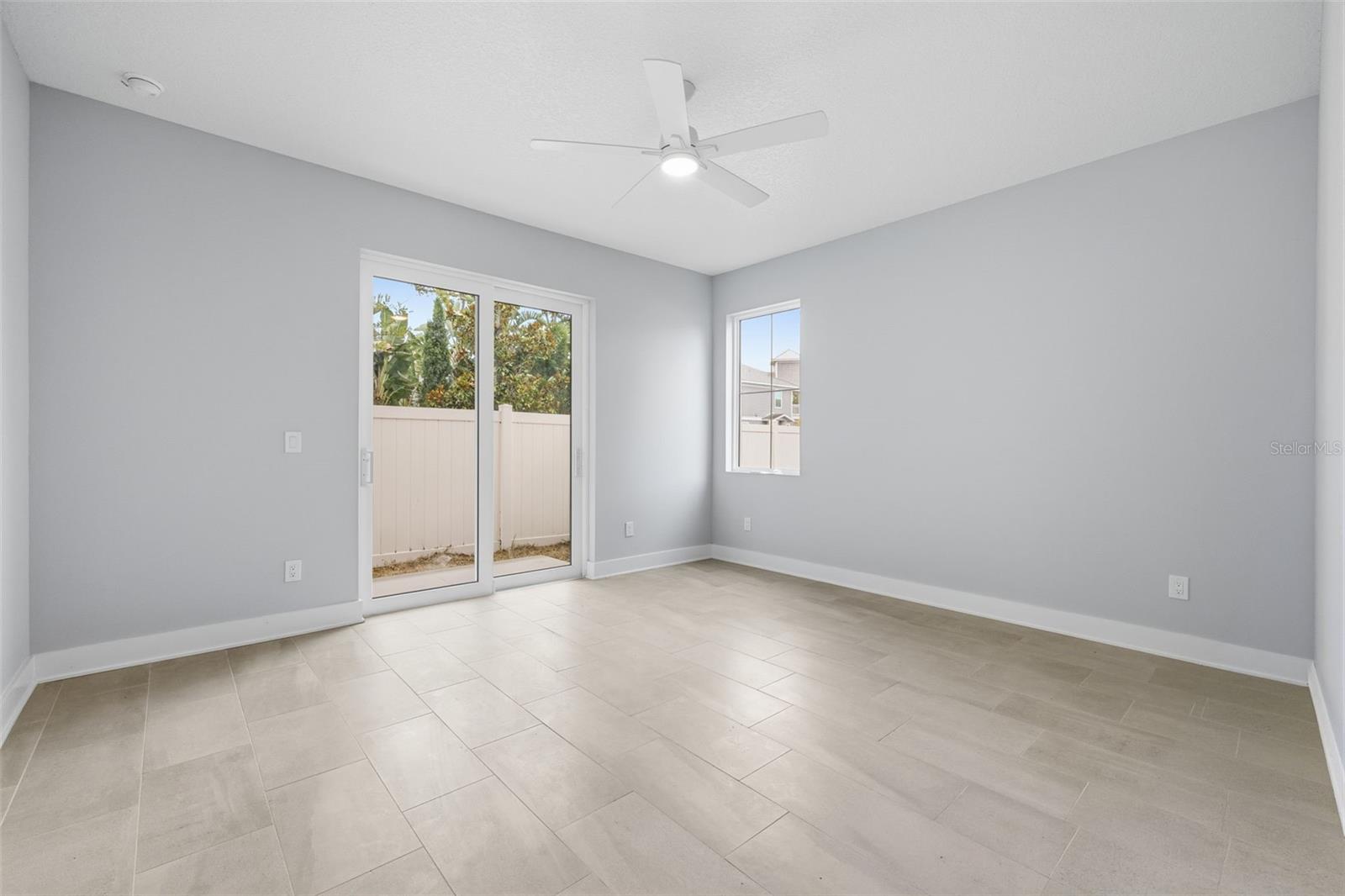4208 W Carmen St #d Property Photo 4