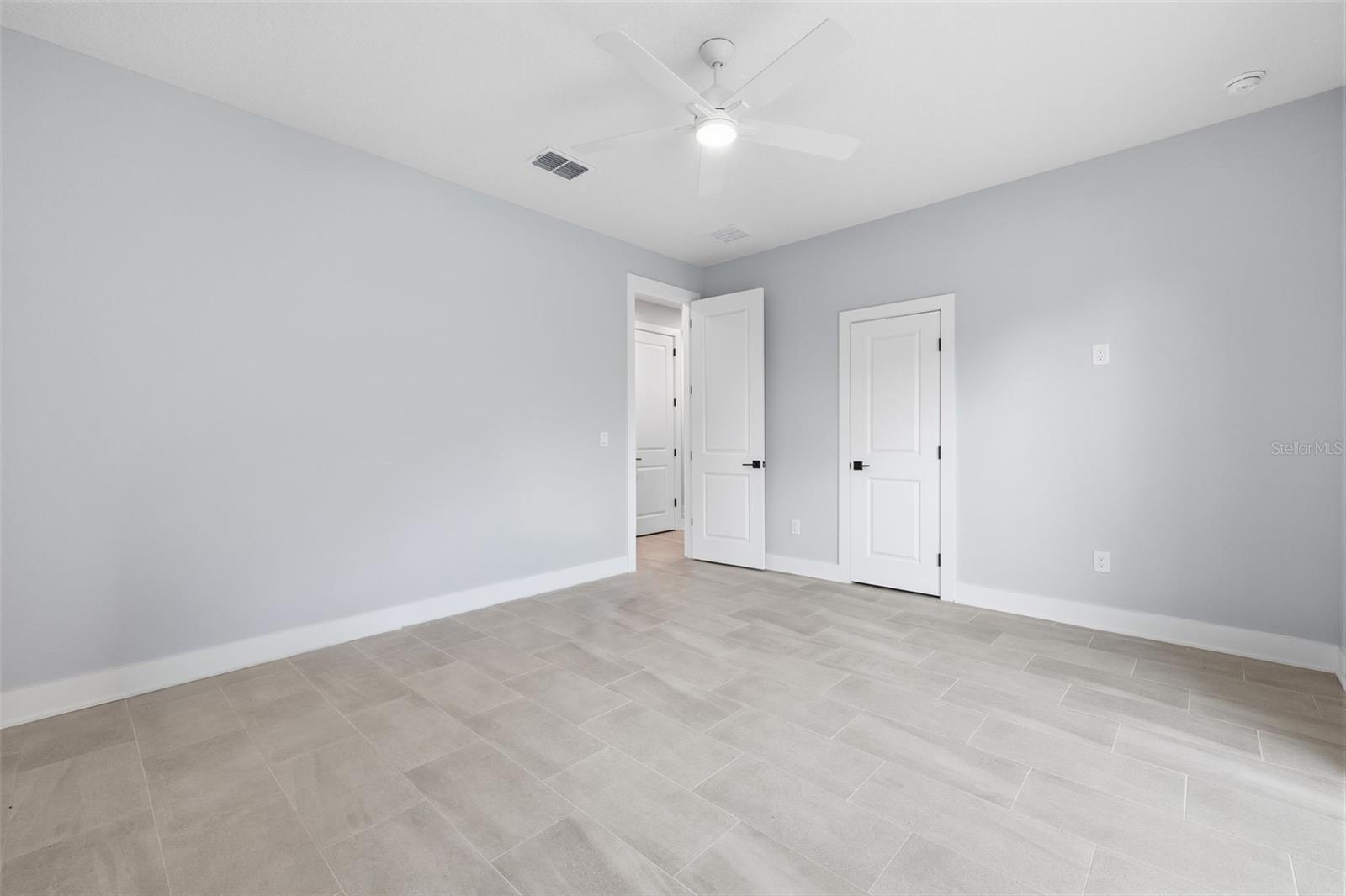 4208 W Carmen St #d Property Photo 5