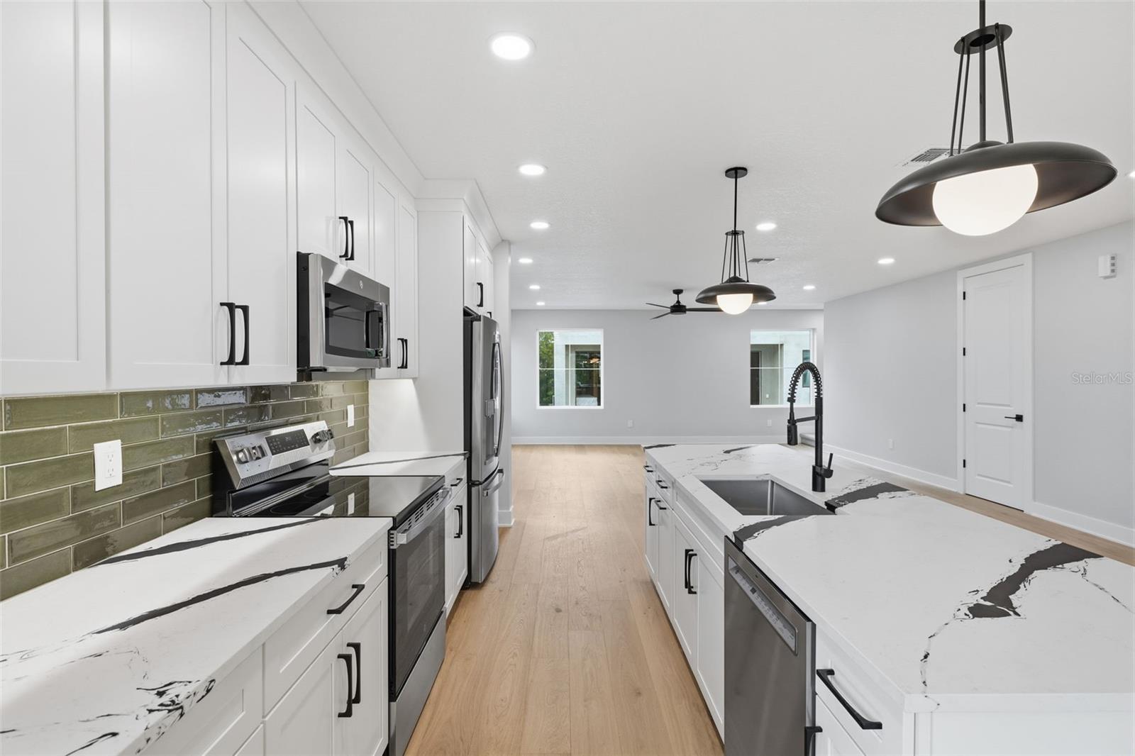 4208 W Carmen St #d Property Photo 11