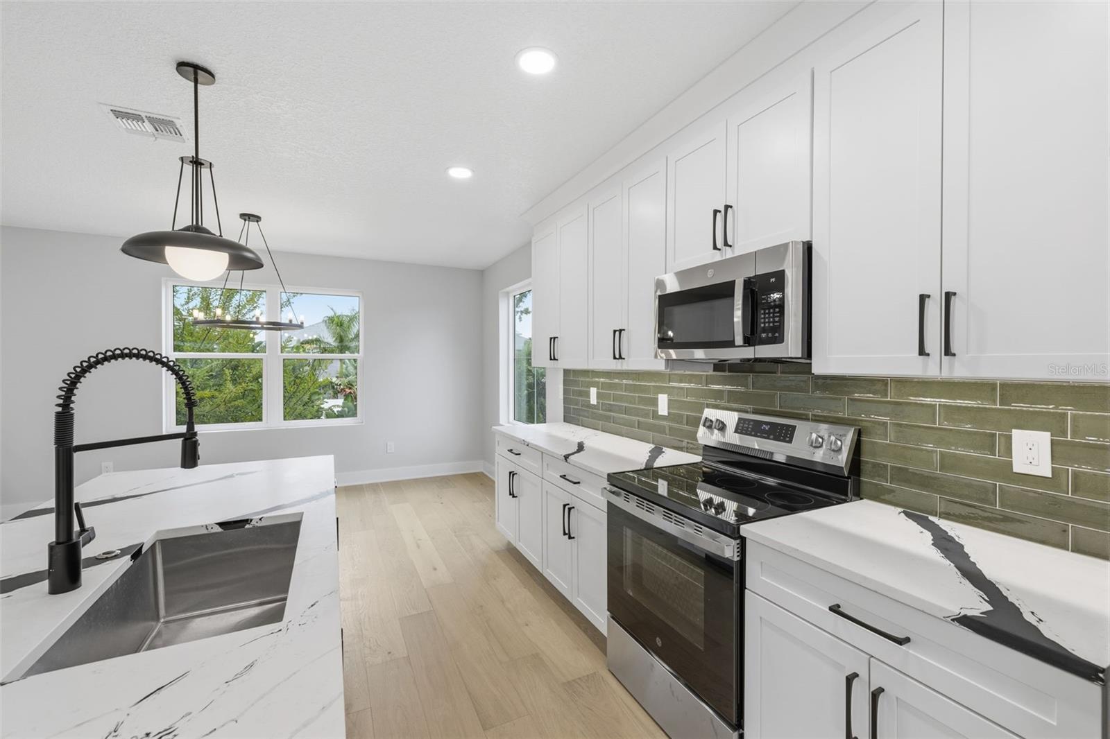 4208 W Carmen St #d Property Photo 12