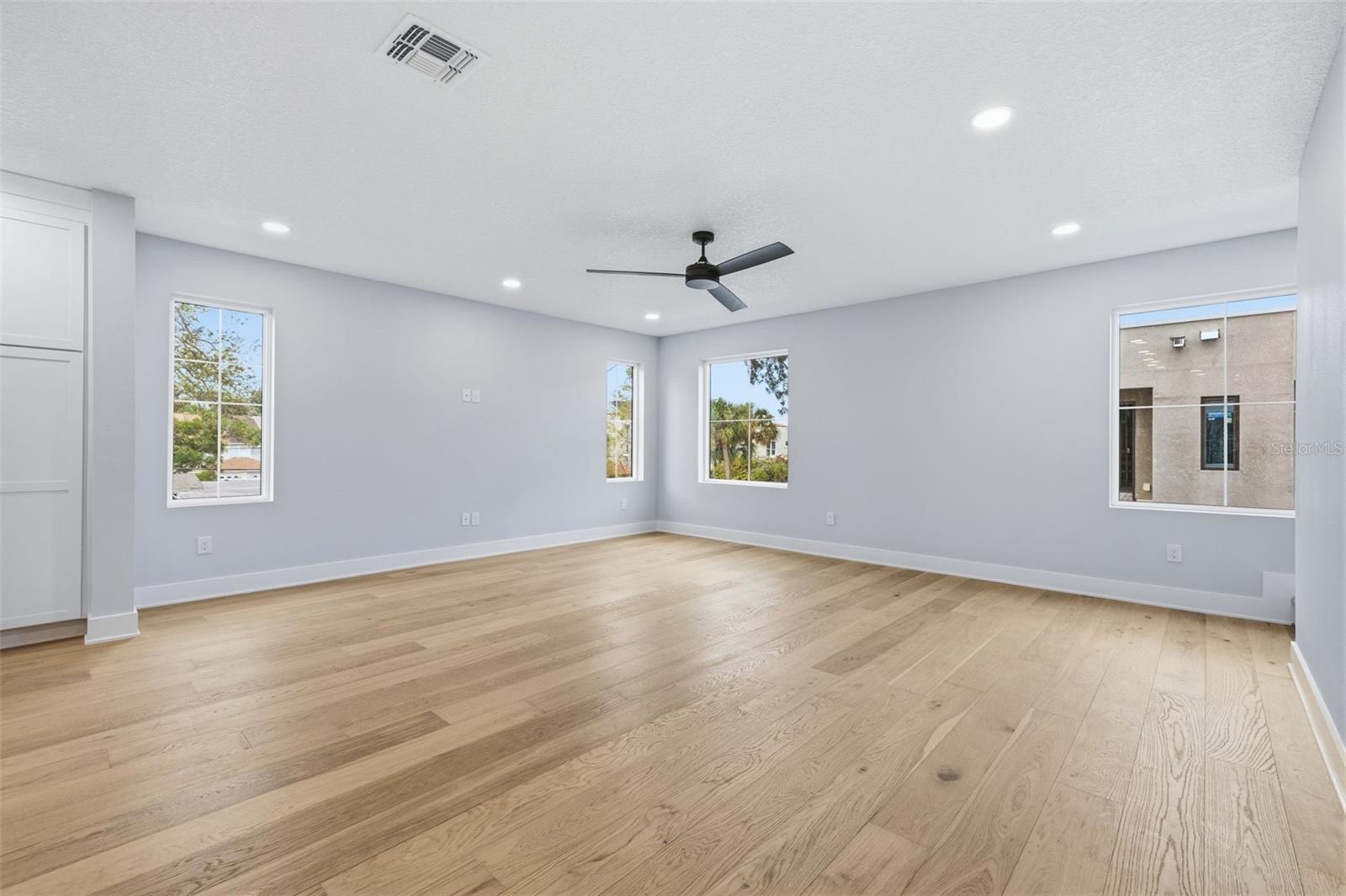 4208 W Carmen St #d Property Photo 16