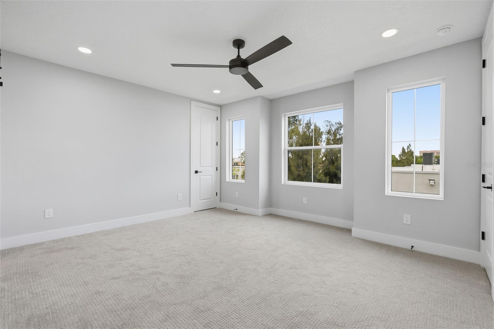 4208 W Carmen St #d Property Photo 22