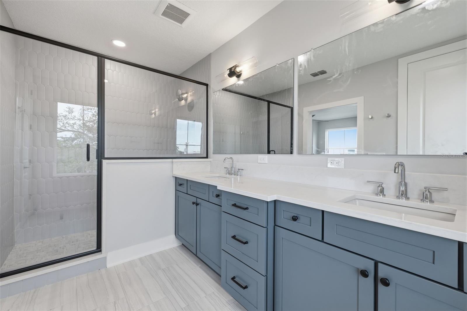 4208 W Carmen St #d Property Photo 25