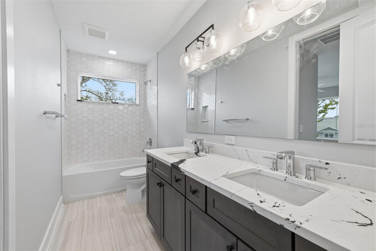 4208 W Carmen St #d Property Photo 30