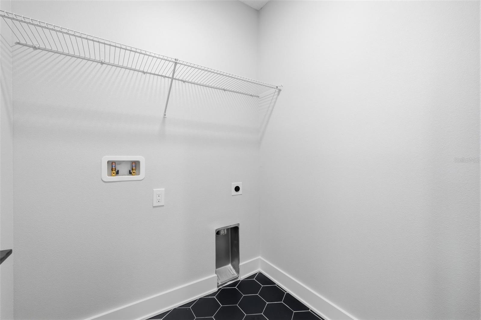4208 W Carmen St #d Property Photo 31
