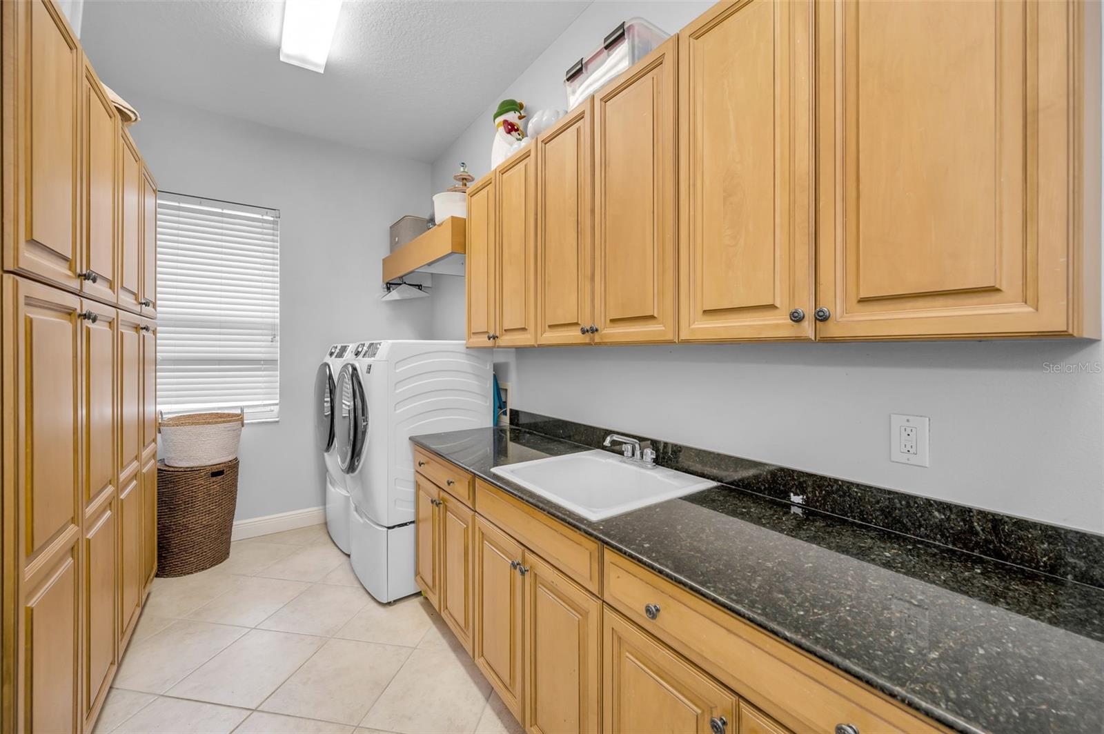 8871 Silverthorn Rd Property Photo 49