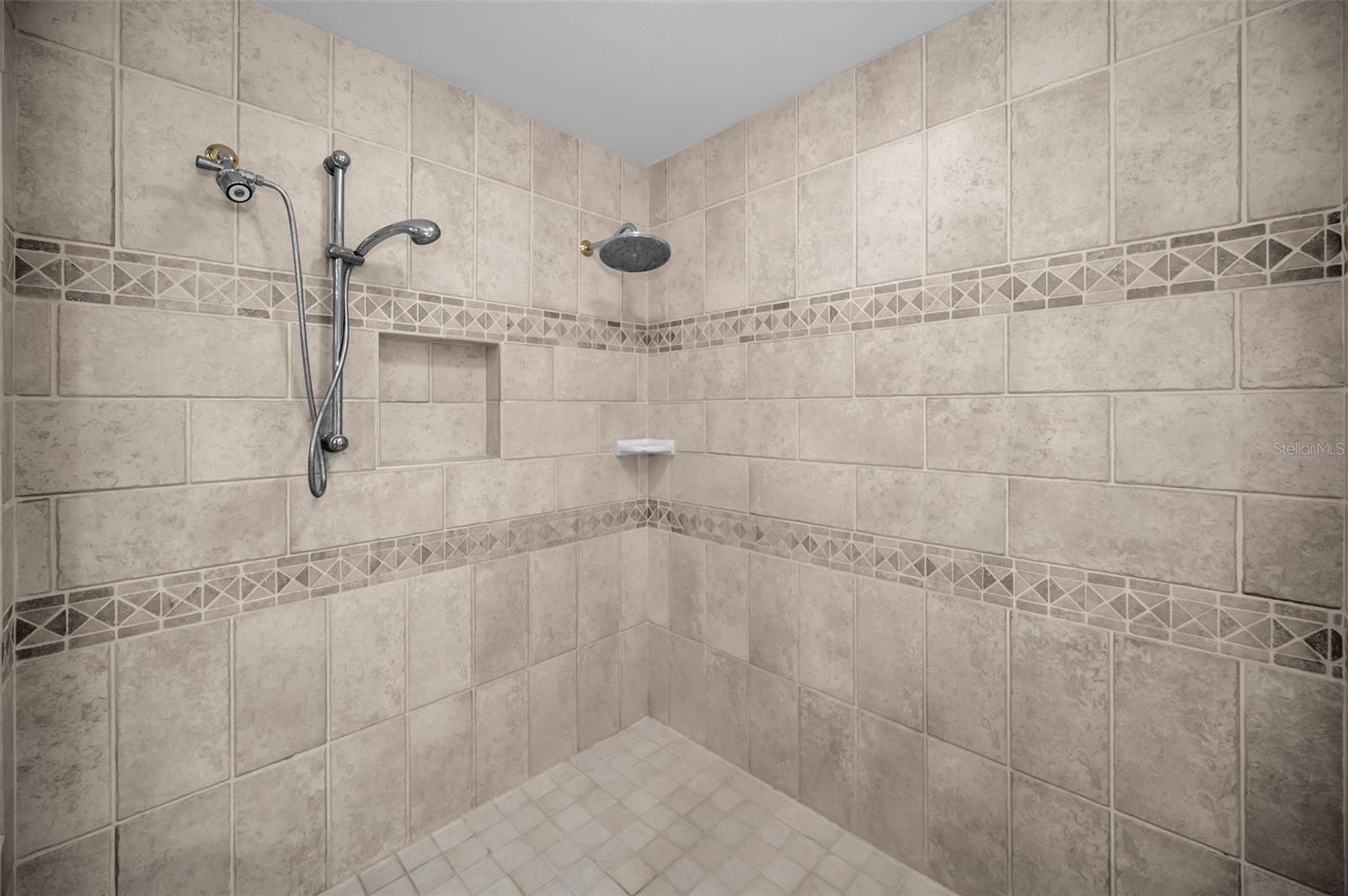 8871 Silverthorn Rd Property Photo 64