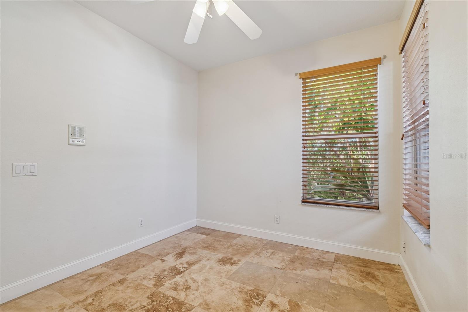 1828 Longview Ln Property Photo 27