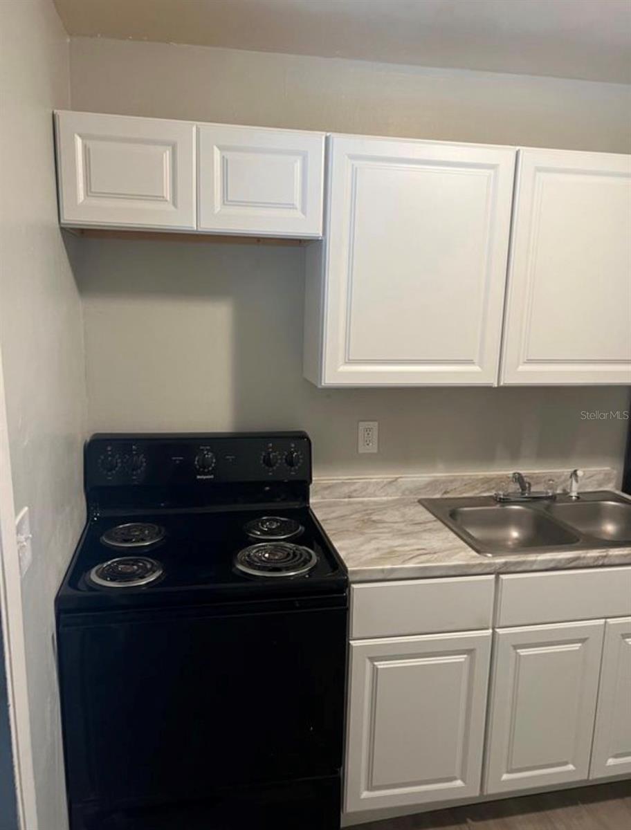 1601 E Marks Dr Property Photo 4