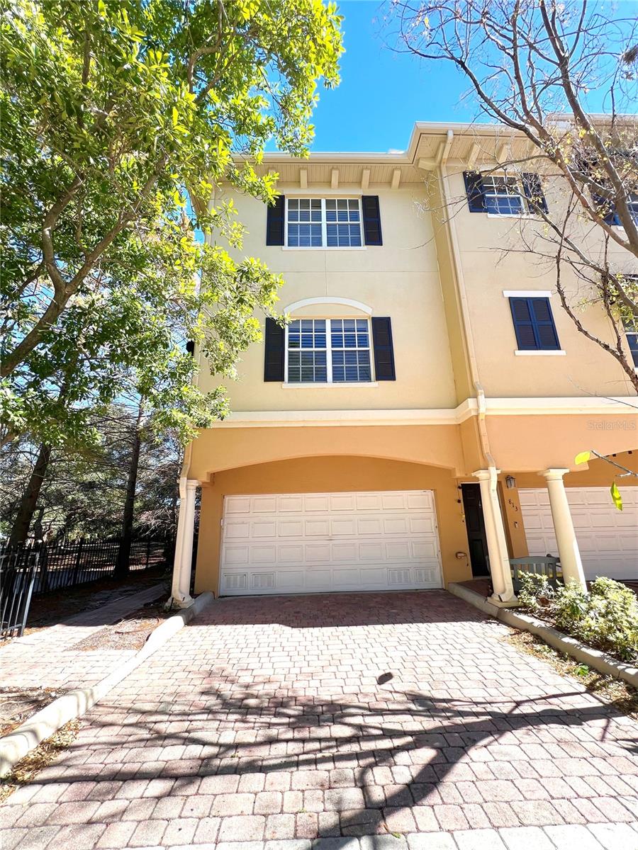 809 Harbor Oak Ln Property Photo 1