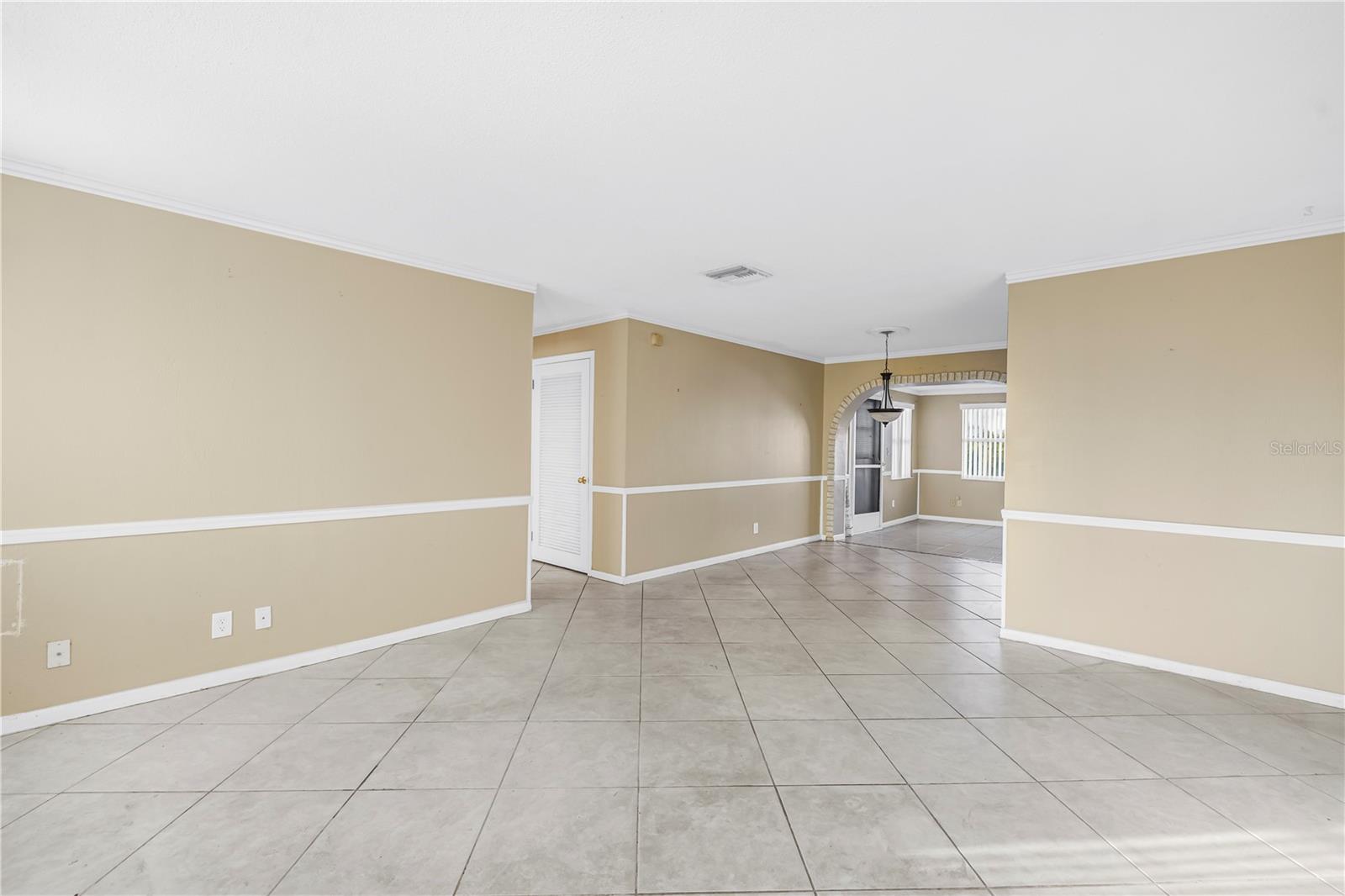 9840 Mainlands Blvd W Property Photo 2