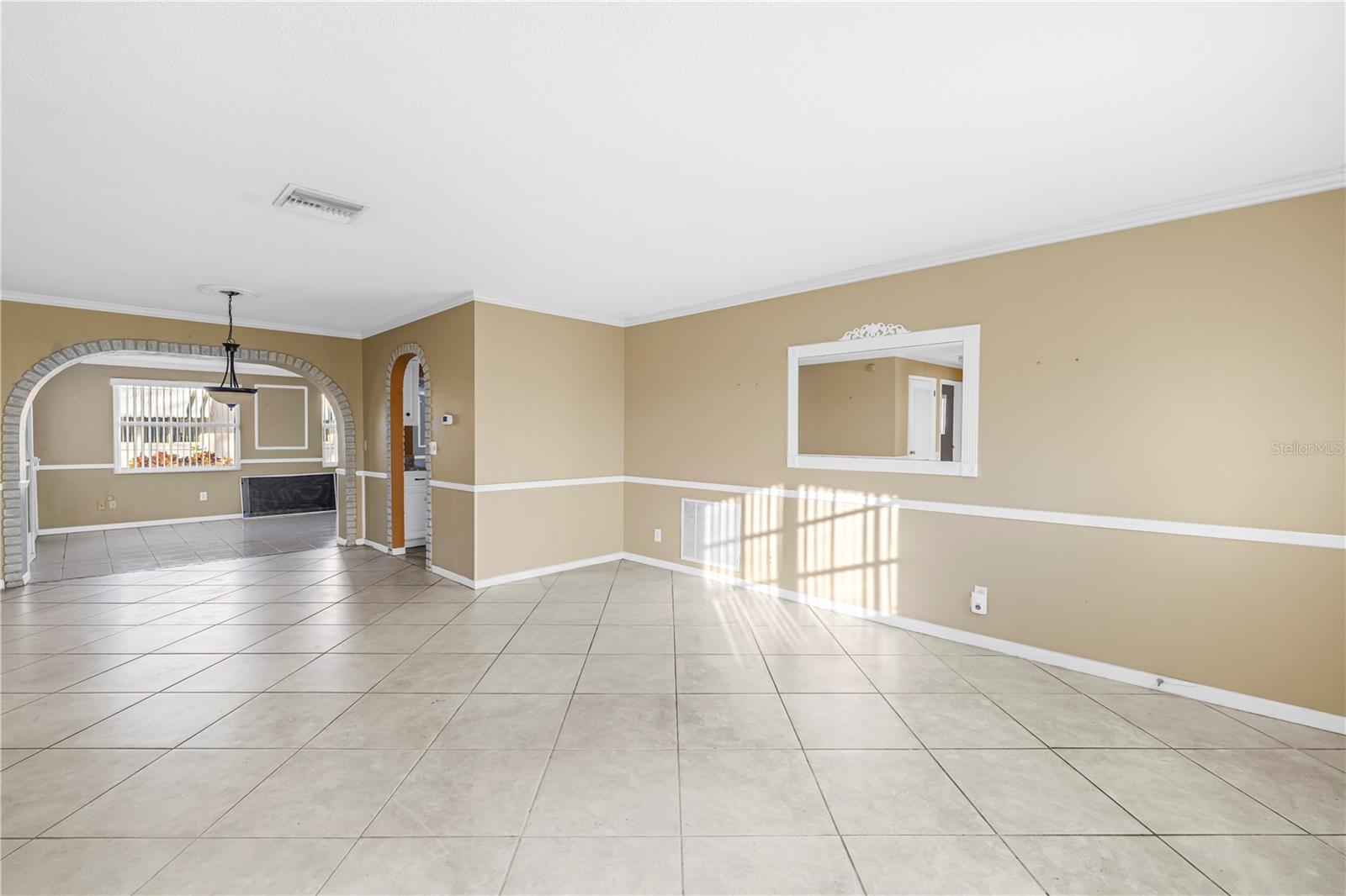 9840 Mainlands Blvd W Property Photo 3