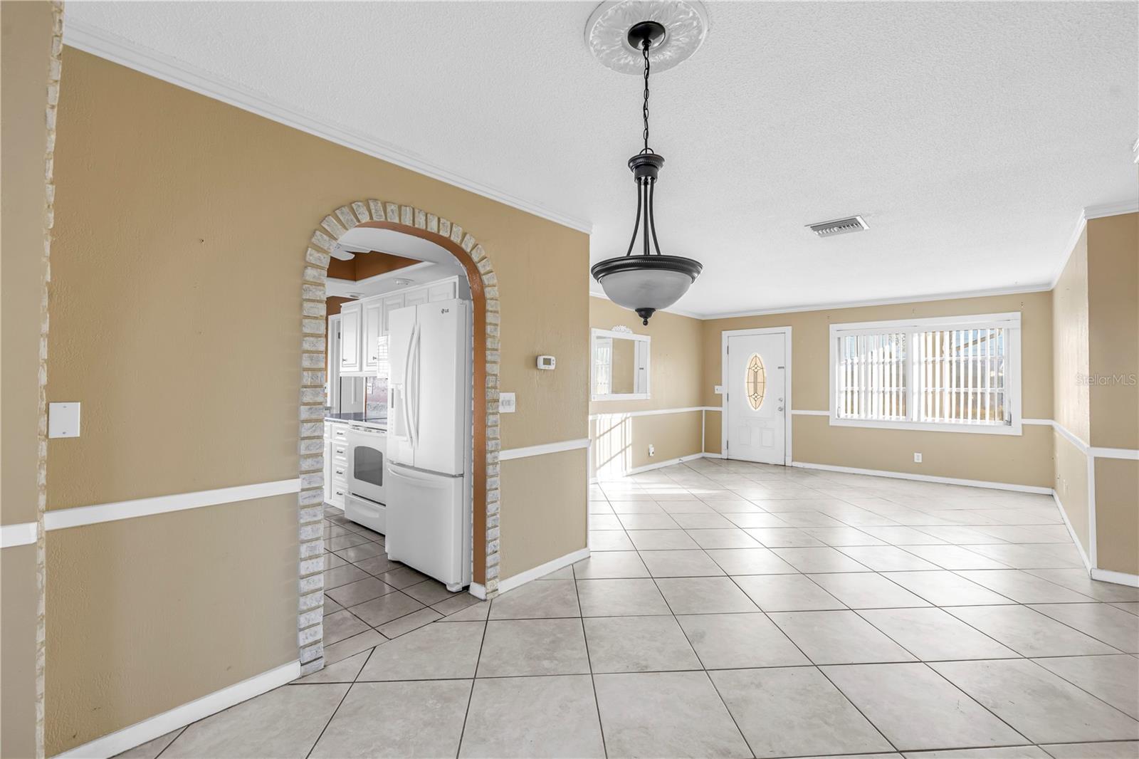 9840 Mainlands Blvd W Property Photo 5