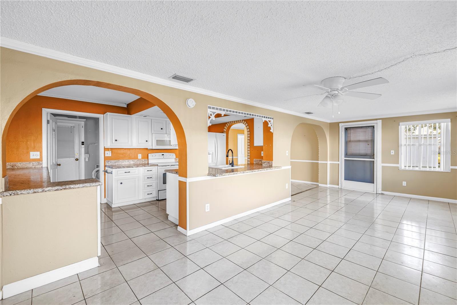 9840 Mainlands Blvd W Property Photo 7