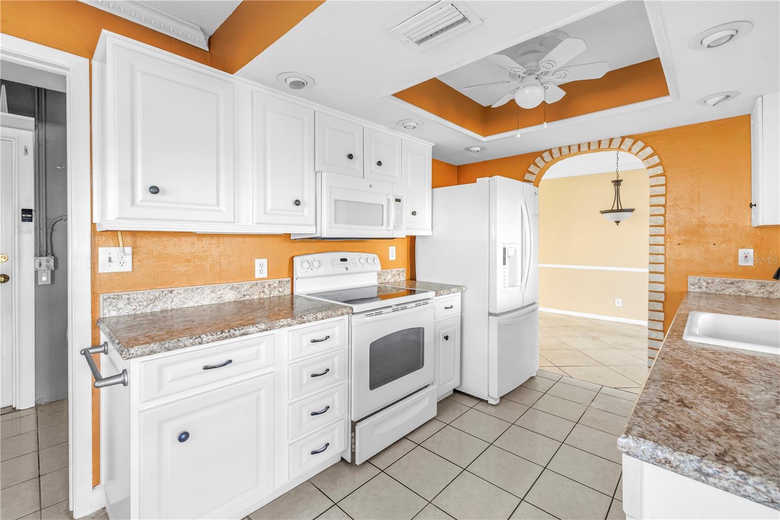 9840 Mainlands Blvd W Property Photo 8