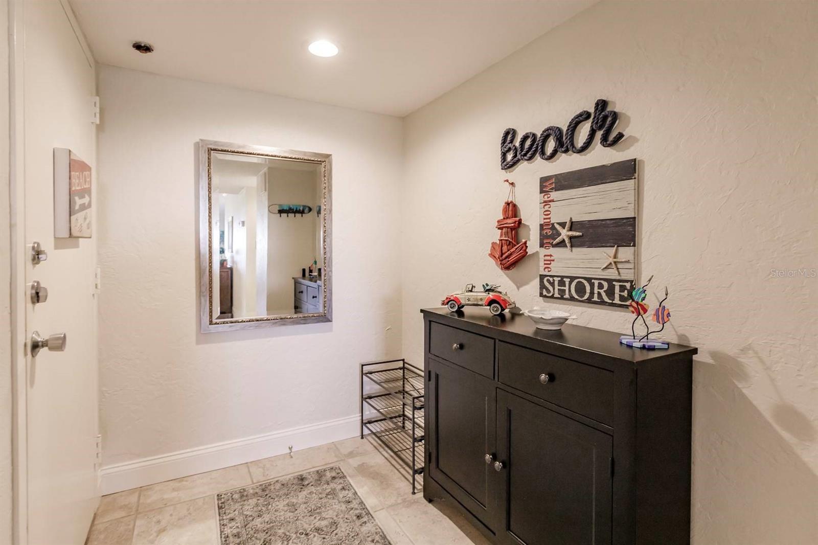 1125 W Peppertree Dr #605 Property Photo 3