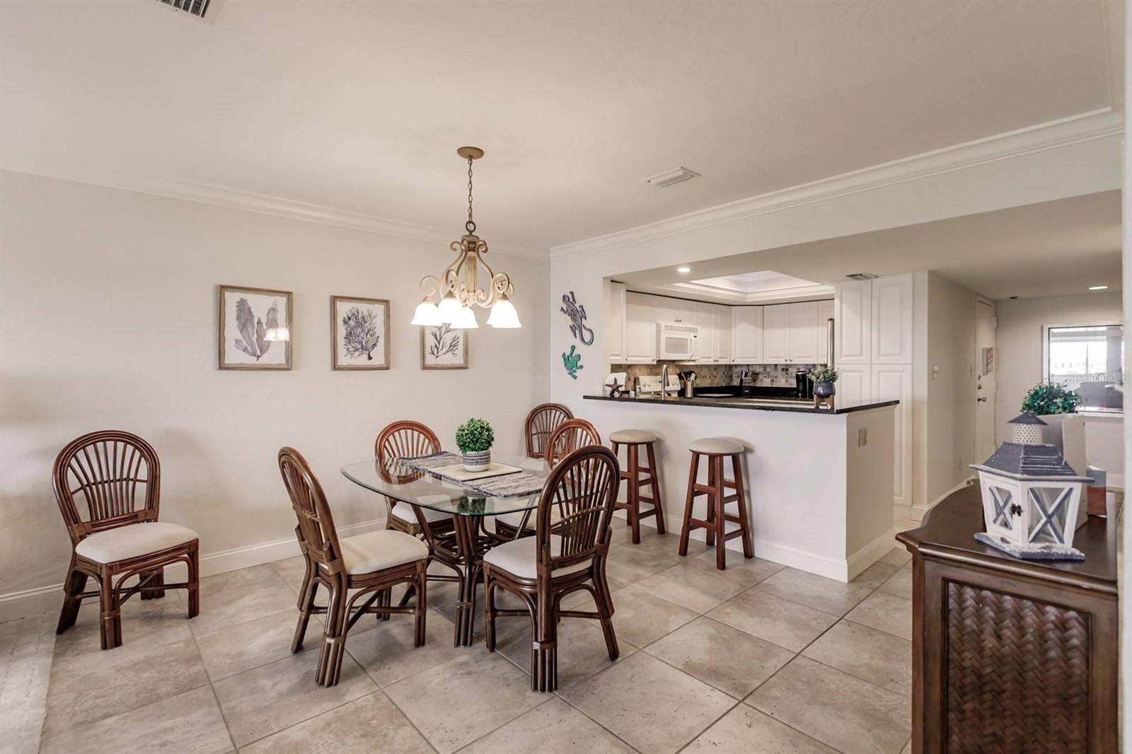 1125 W Peppertree Dr #605 Property Photo 7