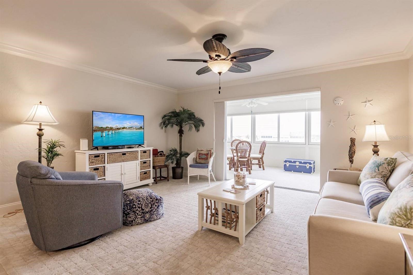 1125 W Peppertree Dr #605 Property Photo 8