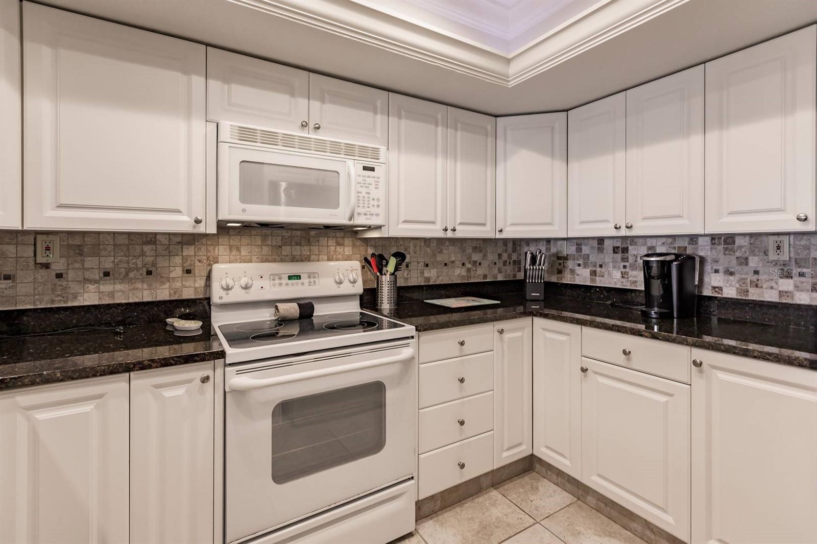 1125 W Peppertree Dr #605 Property Photo 11