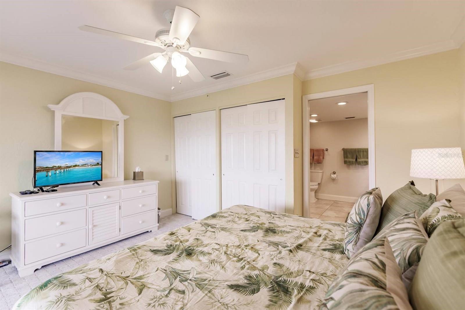 1125 W Peppertree Dr #605 Property Photo 17