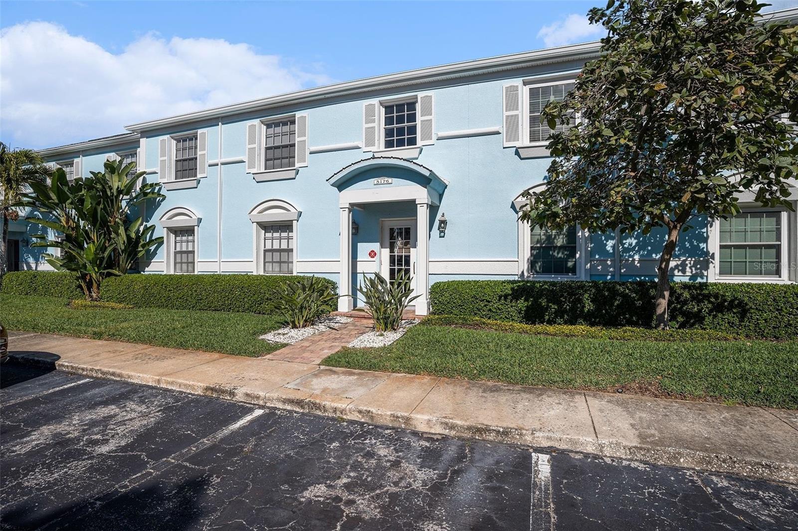 5176 Salmon Dr Se #d Property Photo 3