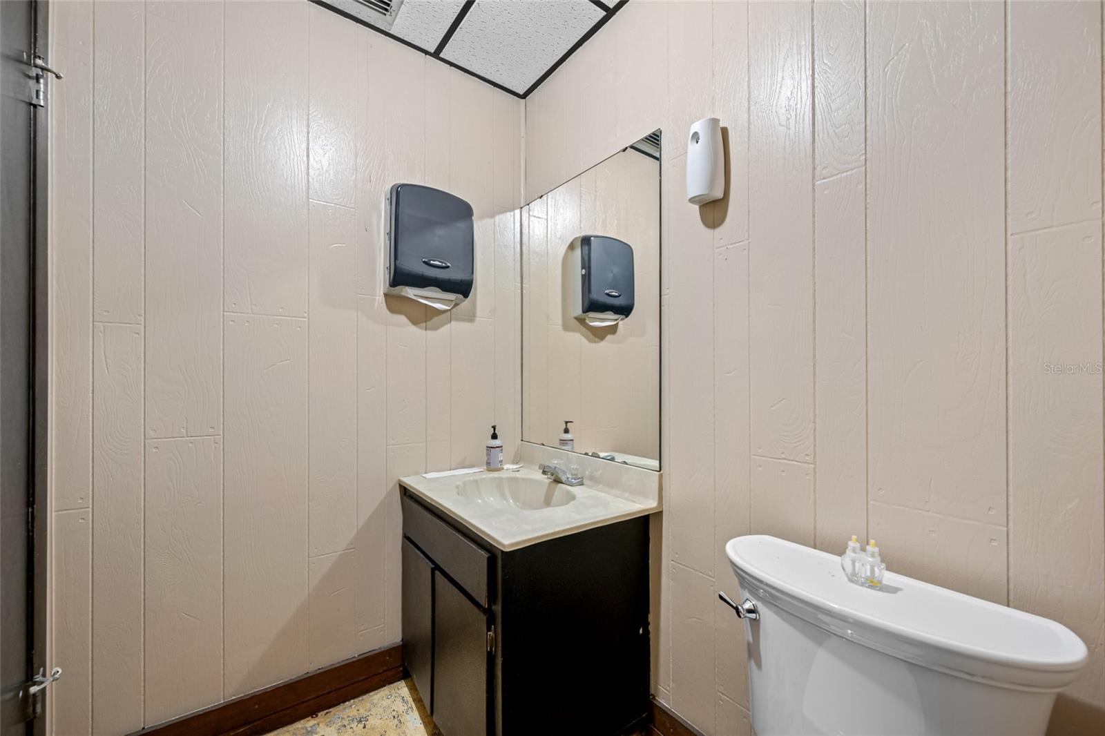TB8466143 Property Photo 20