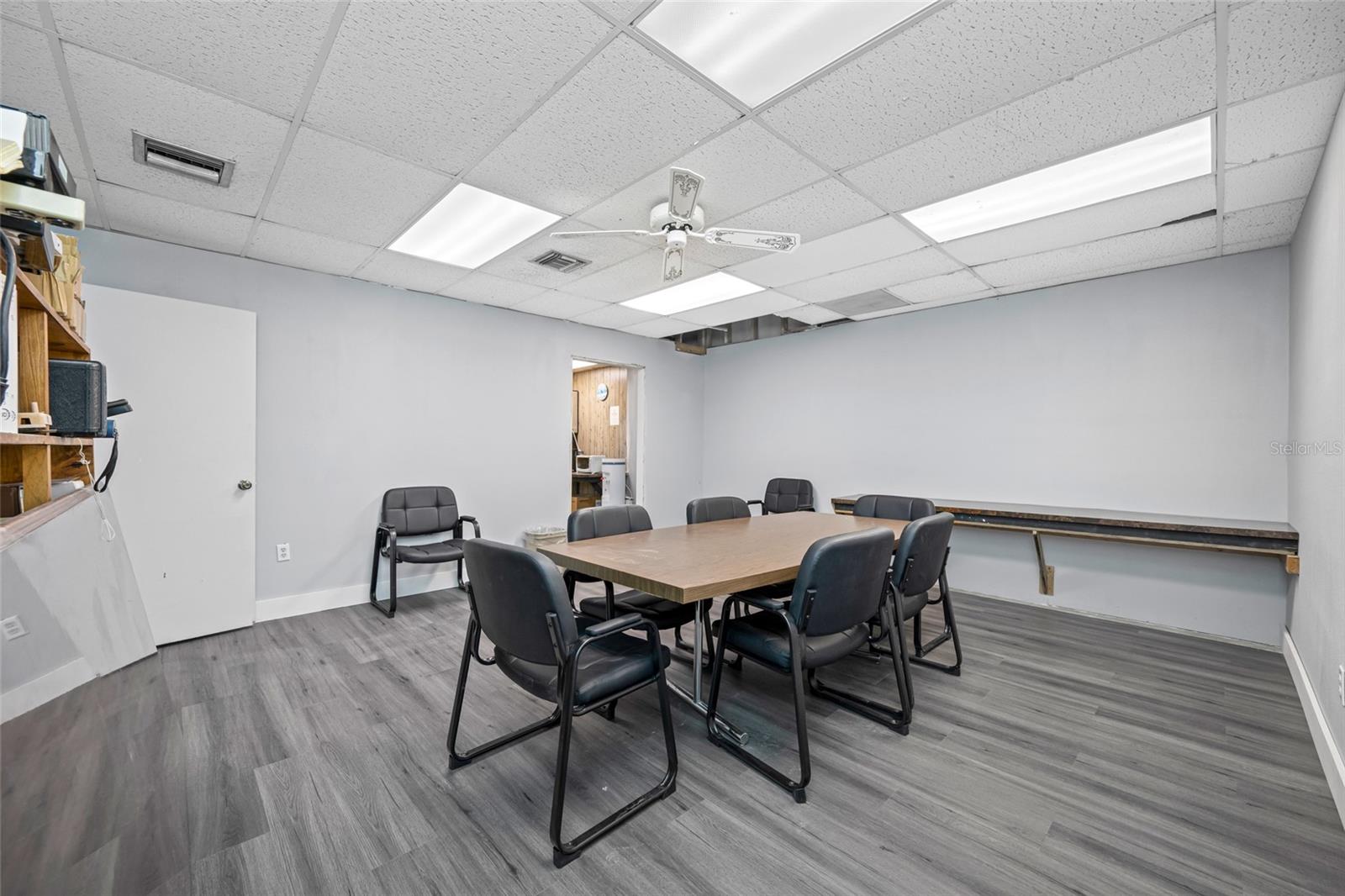 TB8466143 Property Photo 42