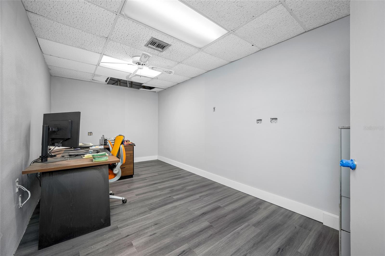 TB8466143 Property Photo 43